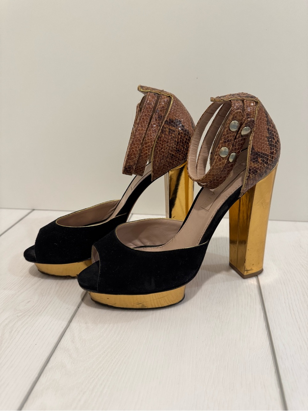 Jill Stuart Black & Gold High Heel Platform Sandals with Snake Skin ankle 38